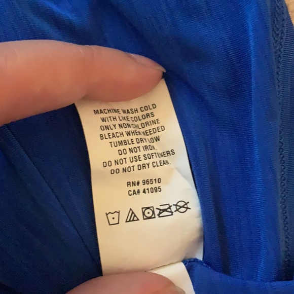 Blue Under Armour Semi Fitted Heat Gear Tank - Picture 6 of 9